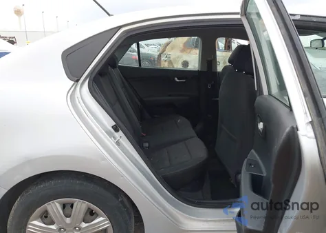 2021 Kia Rio S z USA, uszkodzony, nr VIN 3KPA24AD7ME364727